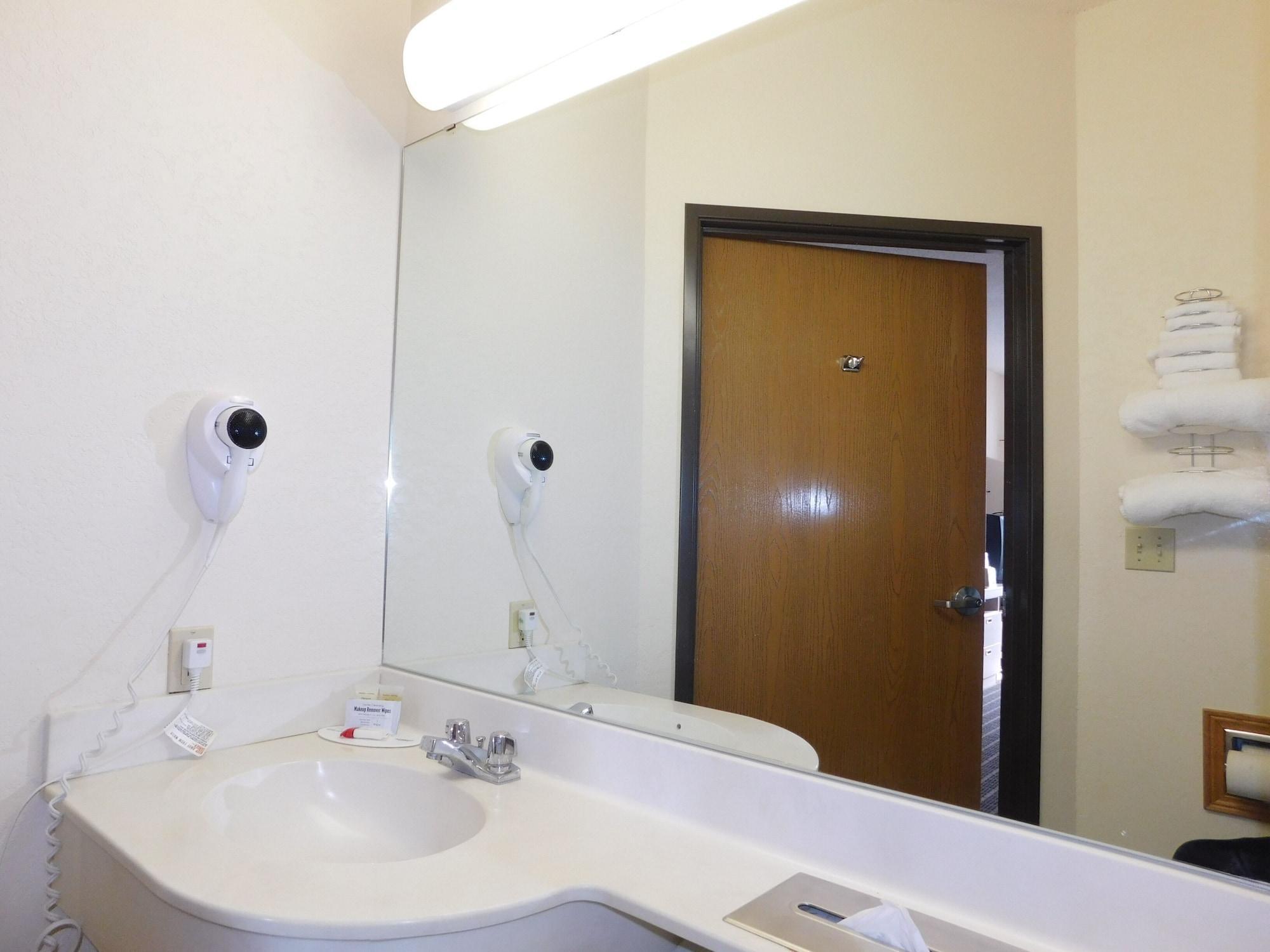 Travelodge By Wyndham Chadron Εξωτερικό φωτογραφία