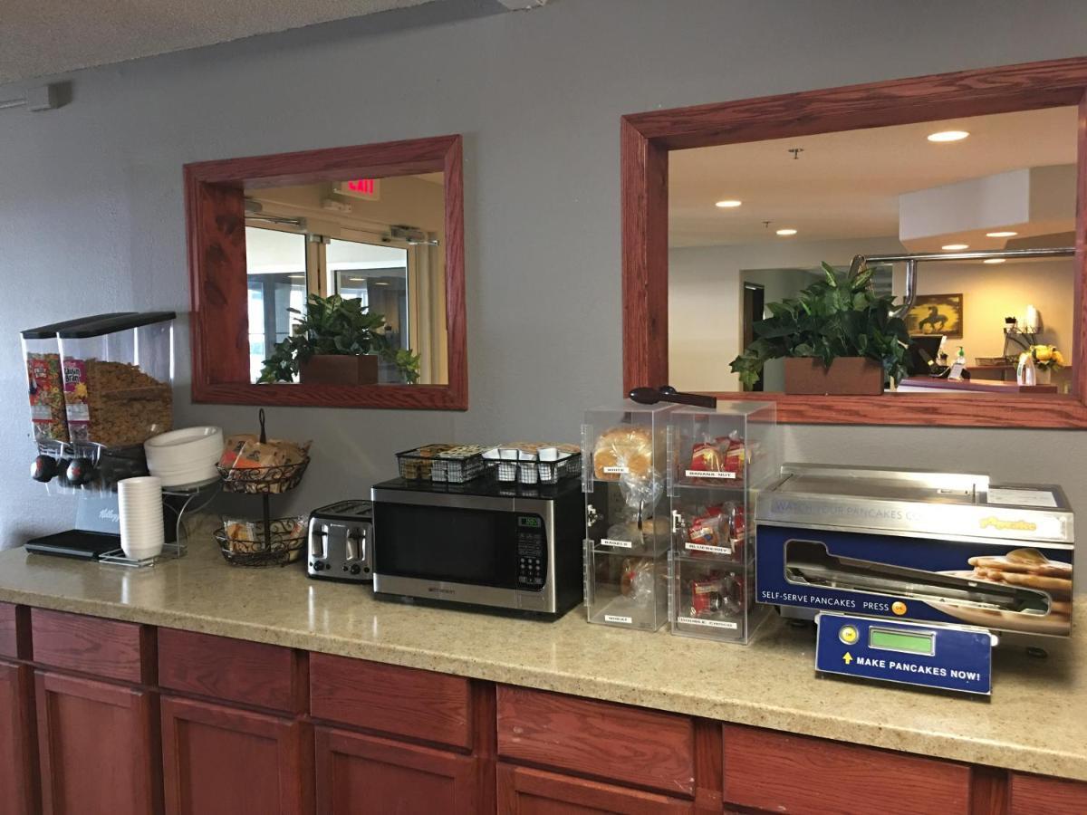 Travelodge By Wyndham Chadron Εξωτερικό φωτογραφία