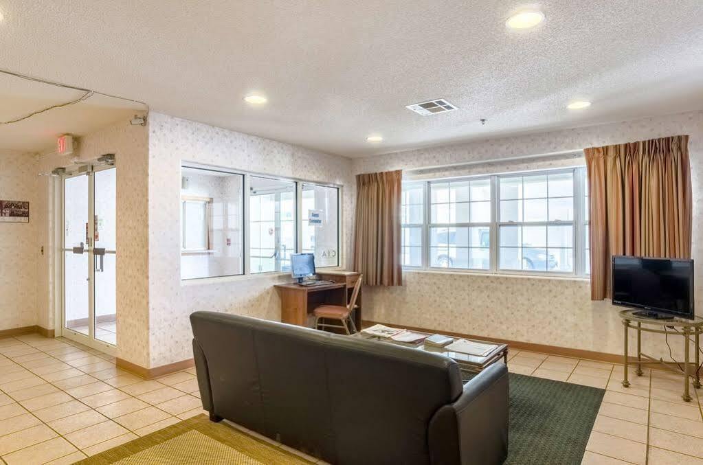 Travelodge By Wyndham Chadron Εξωτερικό φωτογραφία