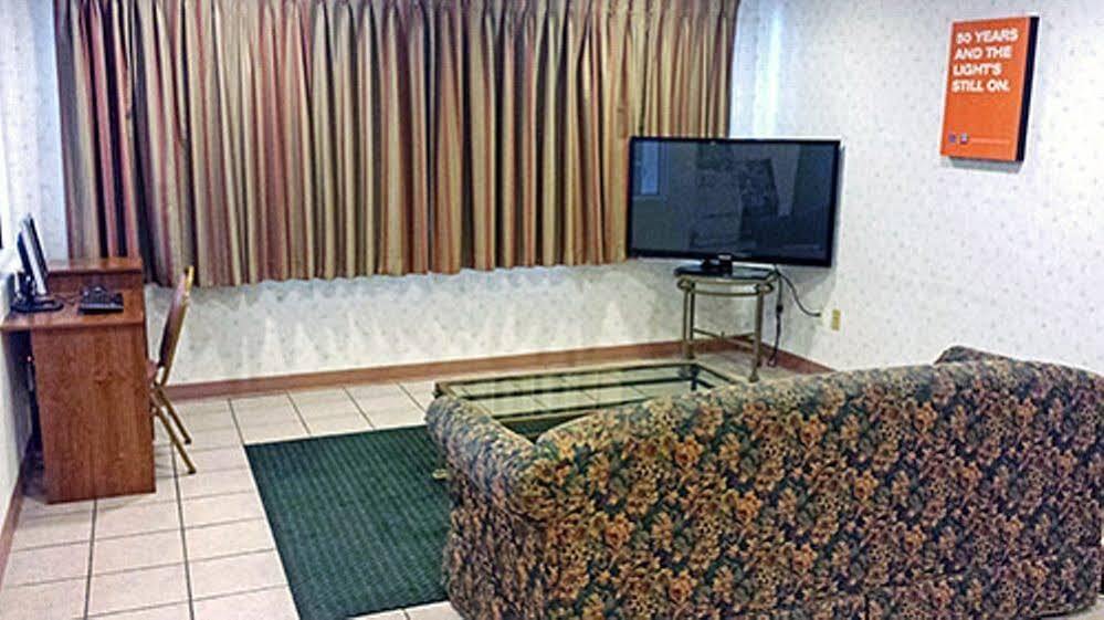 Travelodge By Wyndham Chadron Εξωτερικό φωτογραφία